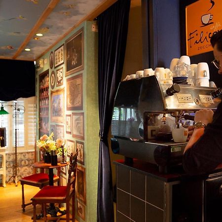 Rosalia'S Menagerie Cocktail Bar & Innupstairs Amsterdam Dış mekan fotoğraf